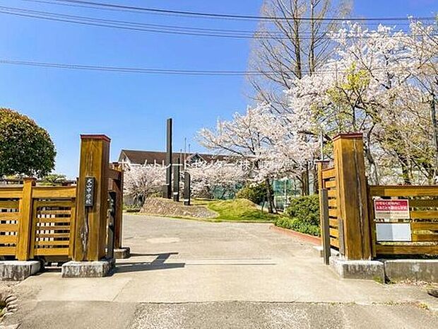 犬山市立犬山中学校（約1,410m）