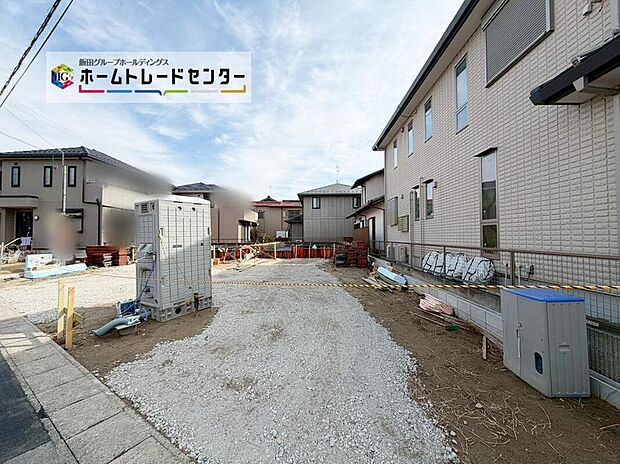 【現地外観写真】２号棟
土地面積　176.24m2
建物面積　105.30m2