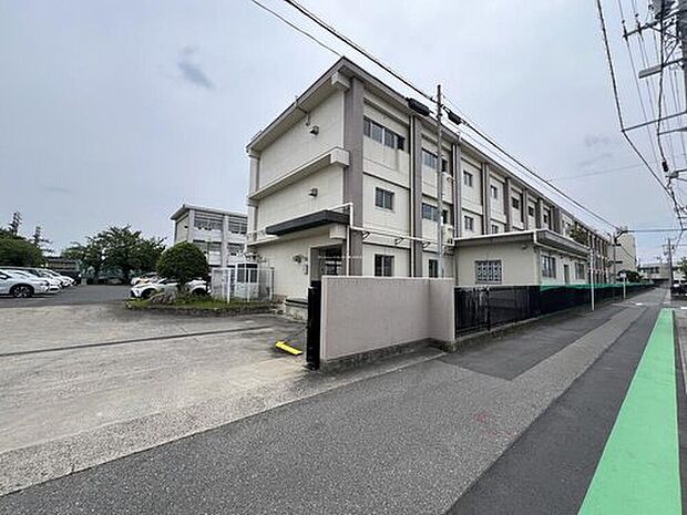 一宮市立今伊勢小学校（約1,000m）