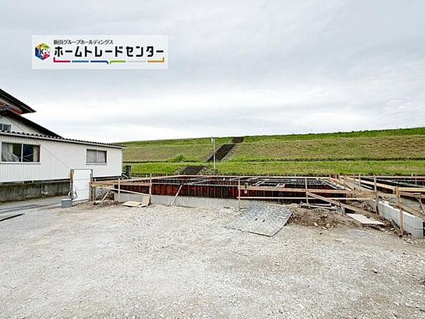 【現地外観写真】1号棟
土地面積　150.75m2
建物面積　105.86m2