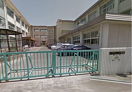 岐阜市立鶉小学校 550m(徒歩7分)