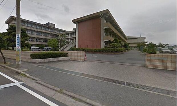 一宮市立尾西第一中学校(約1,800m)