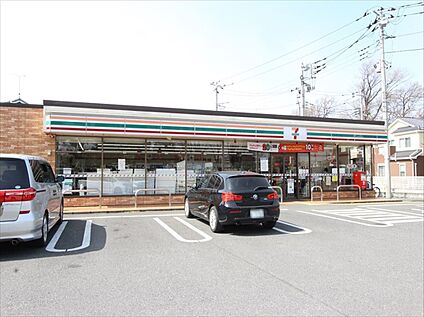セブンイレブン 三芳藤久保西店 約600m(徒歩8分)