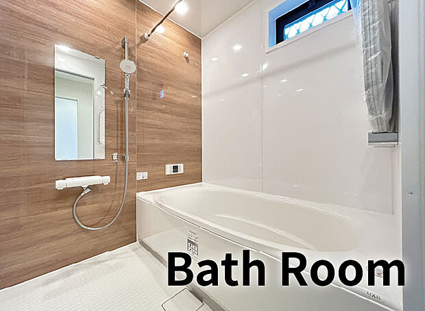 【【Bath Room】】LIXIL システムバス
保温性能の高いサーモバス、冬でも床がひんやりしないサーモフロアをはじめ、機能性に優れたシステムバスです。