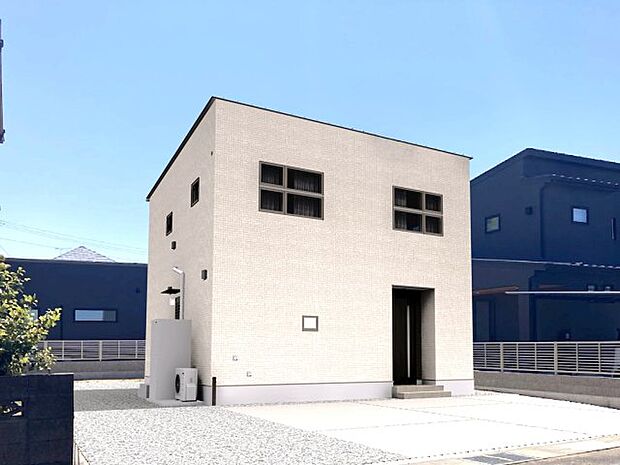 間取りは3LDKとプライベートスペースを確保しつつ、家族団らんもできる住まいです♪※完成予想図