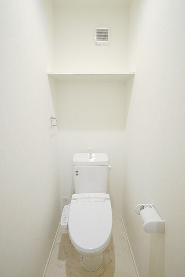 【トイレ】トイレは1階、2階ともにあるので、朝の慌ただしい時間帯や就寝時も安心。※画像はイメージです