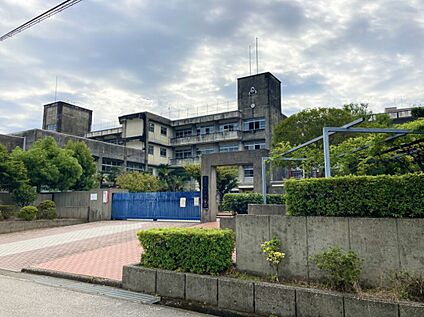 高知市立一宮中学校 1000m(徒歩13分)