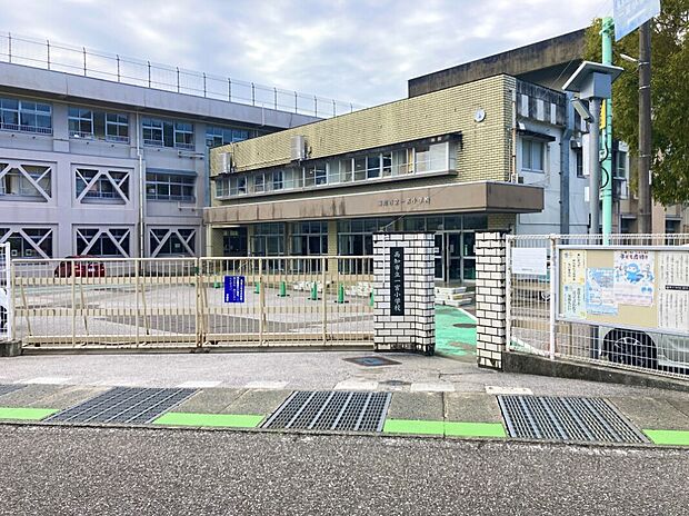 高知市立一宮小学校(約650m)