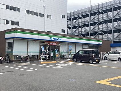 ファミリーマート 高知梅ノ辻店 徒歩200m