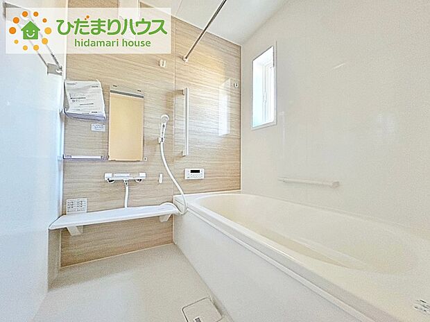 【お風呂】清潔感のある浴室はゆったり浸かれて日頃の忙しさから解放してくれます(^^♪