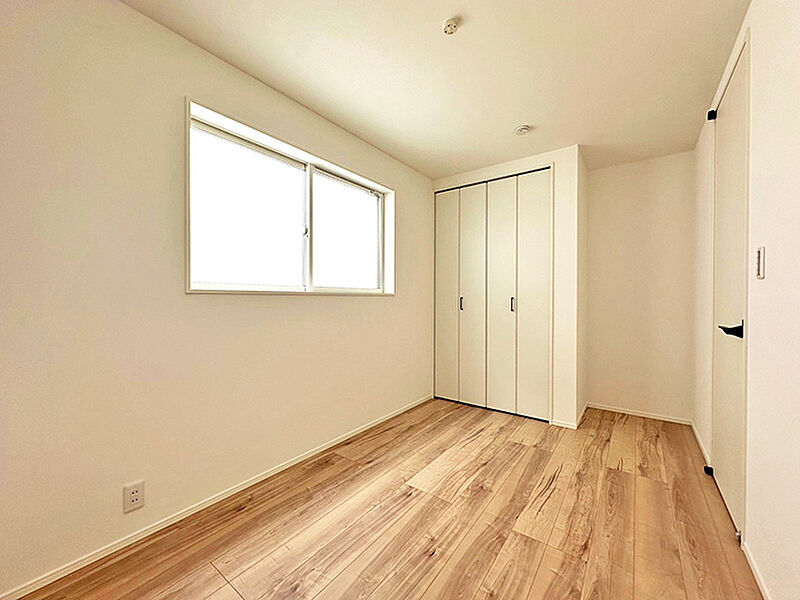 全居室2面採光＋収納完備の明るく過ごしやすいお部屋/A
