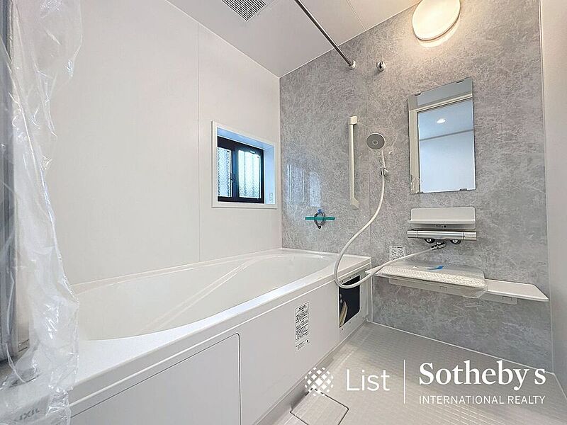 ■バスルーム■空間も浴槽もゆったりのびのび使えるゆとり設計。