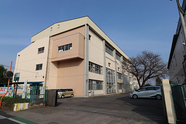 五代小学校(約112m)