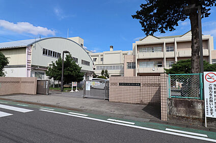 横川東小学校 984m