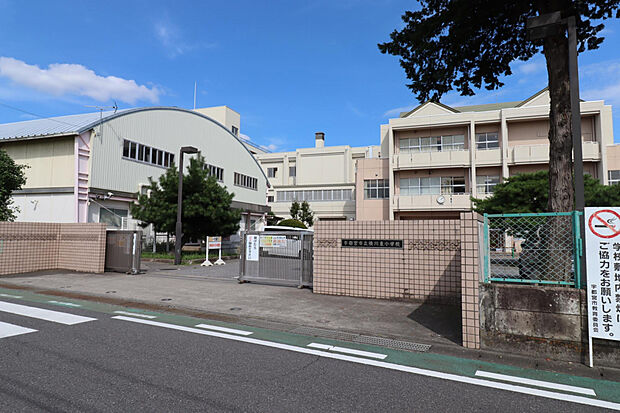 横川東小学校（約984m）