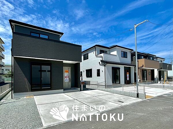 現地写真（街並み）
全５邸
駐車３台可能
