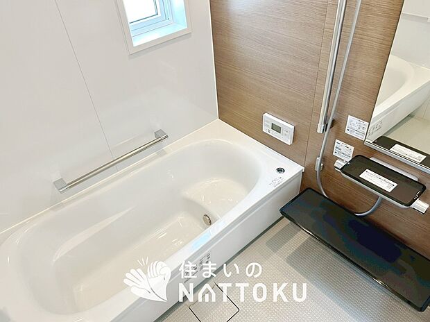 現地写真(浴室)
浴室暖房乾燥機付き。1坪タイプで広々です。