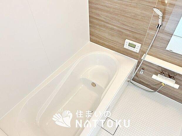 現地写真(浴室)
浴室暖房乾燥機付き。1坪タイプで広々です。