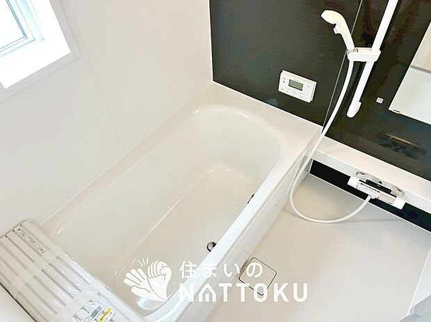 現地写真(浴室)
浴室暖房乾燥機付き。1坪タイプで広々です。