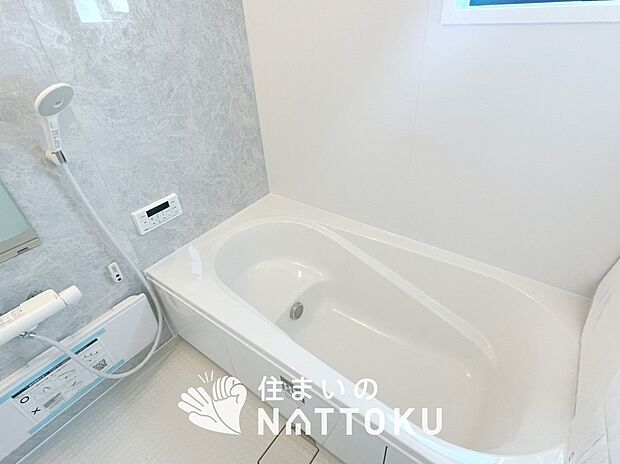 現地写真(浴室)
浴室暖房乾燥機付き。1坪タイプで広々です。