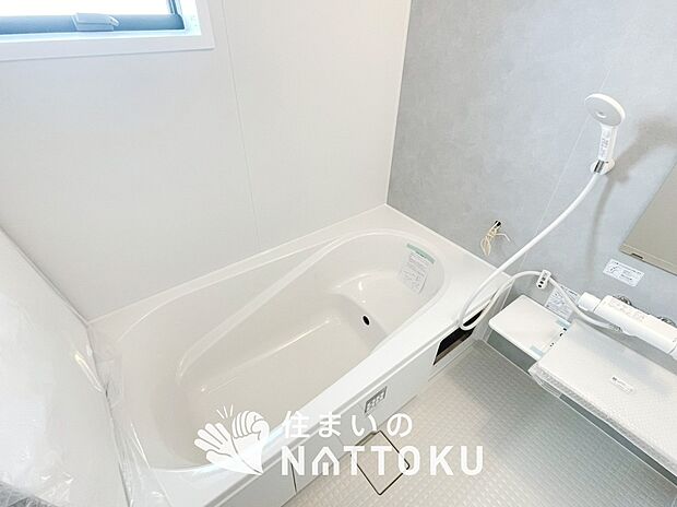 現地写真(浴室)
浴室暖房乾燥機付き。1坪タイプで広々です。