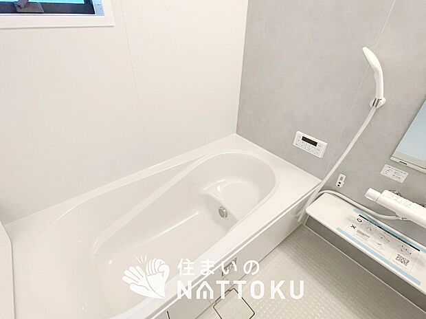 現地写真(浴室)
浴室暖房乾燥機付き。1坪タイプで広々です。