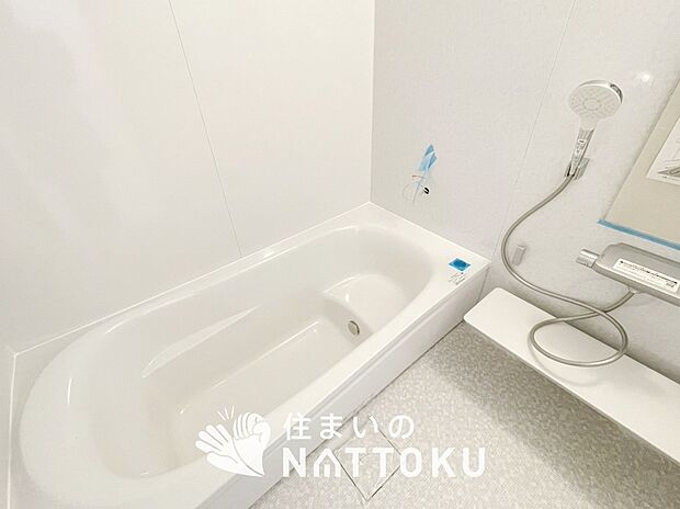 現地写真（浴室）
浴室暖房乾燥機付き。１坪タイプで広々です。