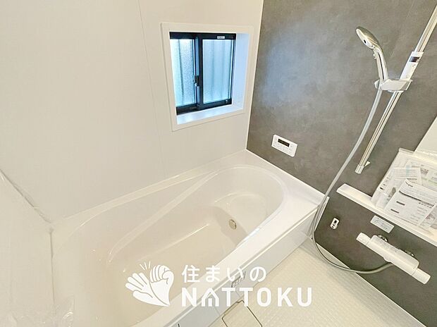 現地写真(浴室)
浴室暖房乾燥機付き。1坪タイプで広々です。