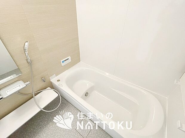 現地写真(浴室)
浴室暖房乾燥機付き。1坪タイプで広々です。