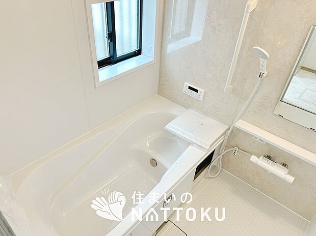 現地写真(浴室)
浴室暖房乾燥機付き。1坪タイプで広々です。