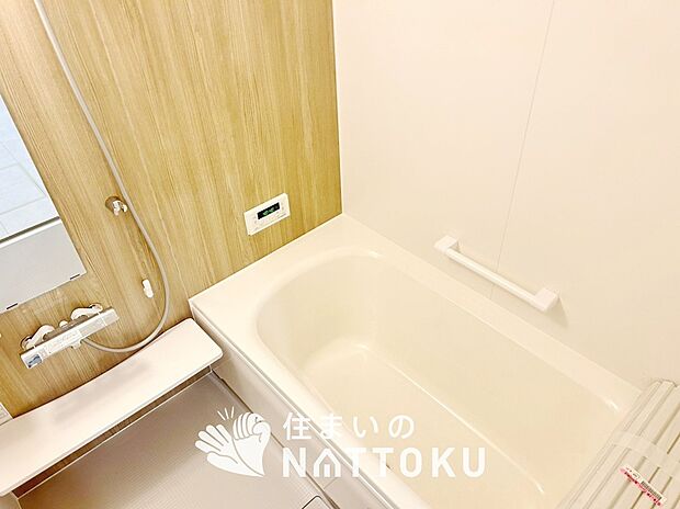 現地写真(浴室)
浴室暖房乾燥機付き。1坪タイプで広々です。