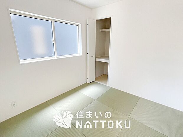 【現地写真(和室)】大壁仕様の新和室。くつろぎの空間です。