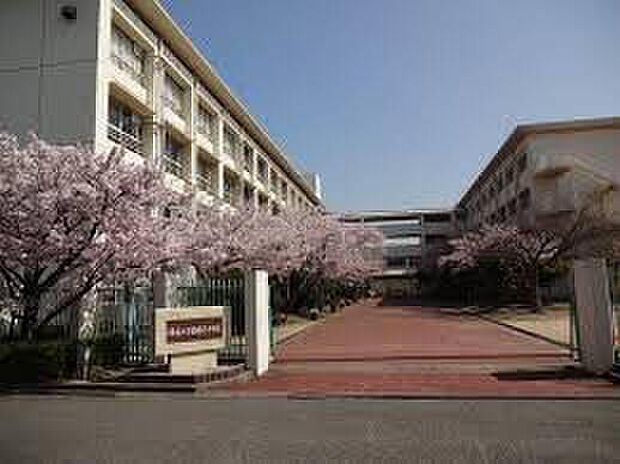 播磨町立播磨南中学校(約2,800m)