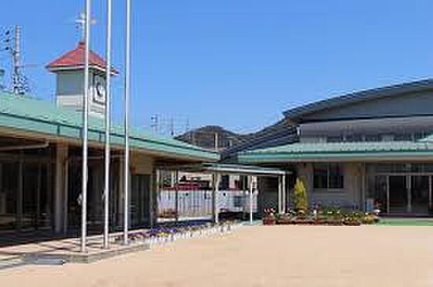 姫路市立糸引幼稚園(約870m)