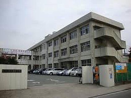 明石市立野々池中学校 1700ｍ(徒歩22分)