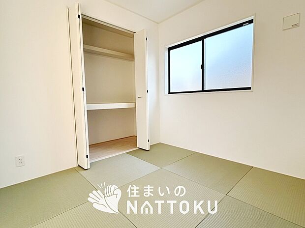 【現地写真（和室）】大壁仕様の新和室。くつろぎの空間です。