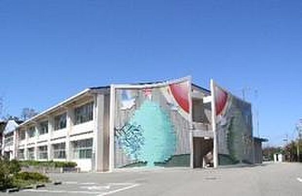 三木市立緑が丘小学校(約1,000m)