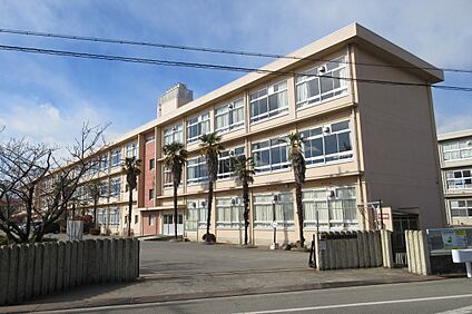 加古川市立平岡南小学校 620ｍ(徒歩8分)