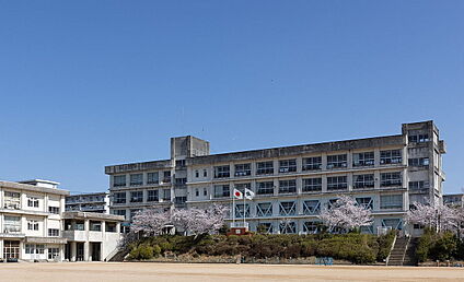明石市立高丘東小学校 800ｍ(徒歩10分)