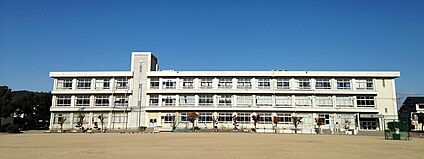 姫路市立八幡小学校 1500ｍ(徒歩19分)