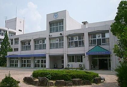 三木市立自由が丘小学校 1900ｍ(徒歩24分)