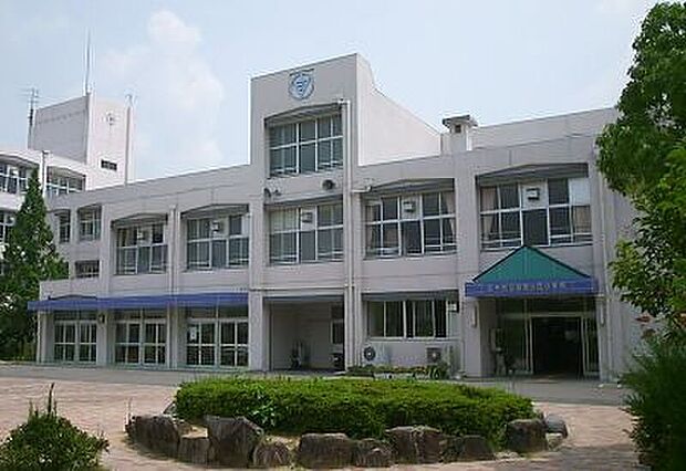 三木市立自由が丘小学校(約1,900m)