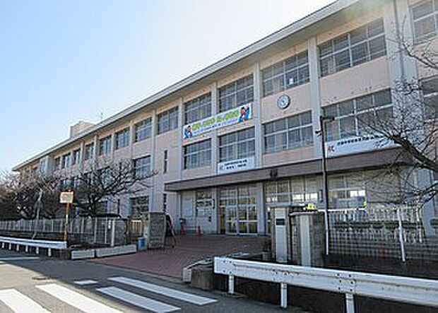 姫路市立網干中学校(約880m)