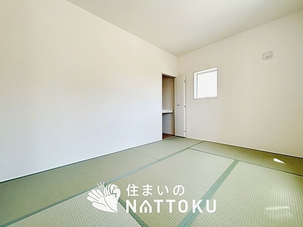 【現地写真(和室)】大壁仕様の新和室。くつろぎの空間です。