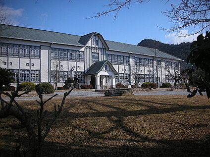西脇市立西脇小学校 970ｍ(徒歩13分)