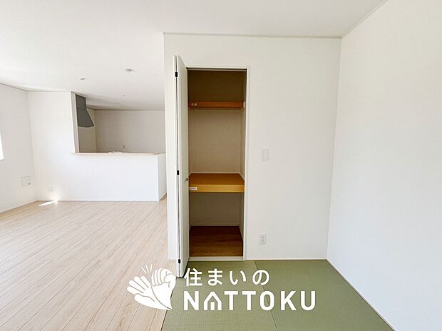 【現地写真(和室)】大壁仕様の新和室。くつろぎの空間です。