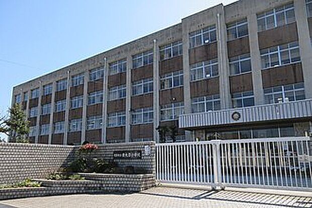 姫路市立南大津小学校（約890m）