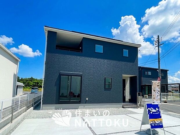 【現地写真（外観）【１号地】】雨で汚れを落とし、耐久性・耐候性に優れた外壁を使用しています。
