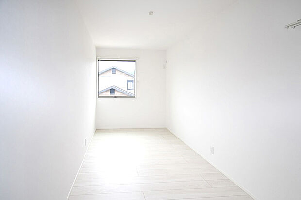 【洋室】2階は3室確保！子ども部屋もしっかり取れます。書斎にすることも出来、自分だけの空間を演出できます♪※施工事例です。実際の建物とは異なります。