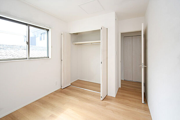 【(2)号棟 洋室】2階は3室確保!子ども部屋もしっかり取れます。書斎にすることも出来、自分だけの空間を演出できます♪※施工事例です。実際の建物とは異なります。